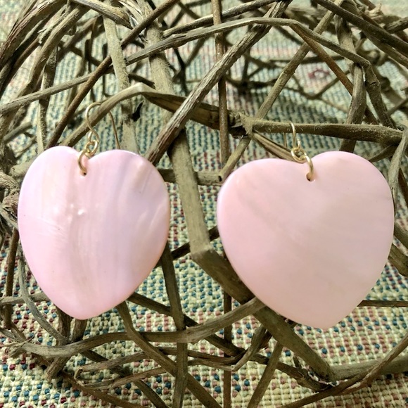 Dusty Rose Pink Heart Shaped Earrings fair… - Picture 1 of 5